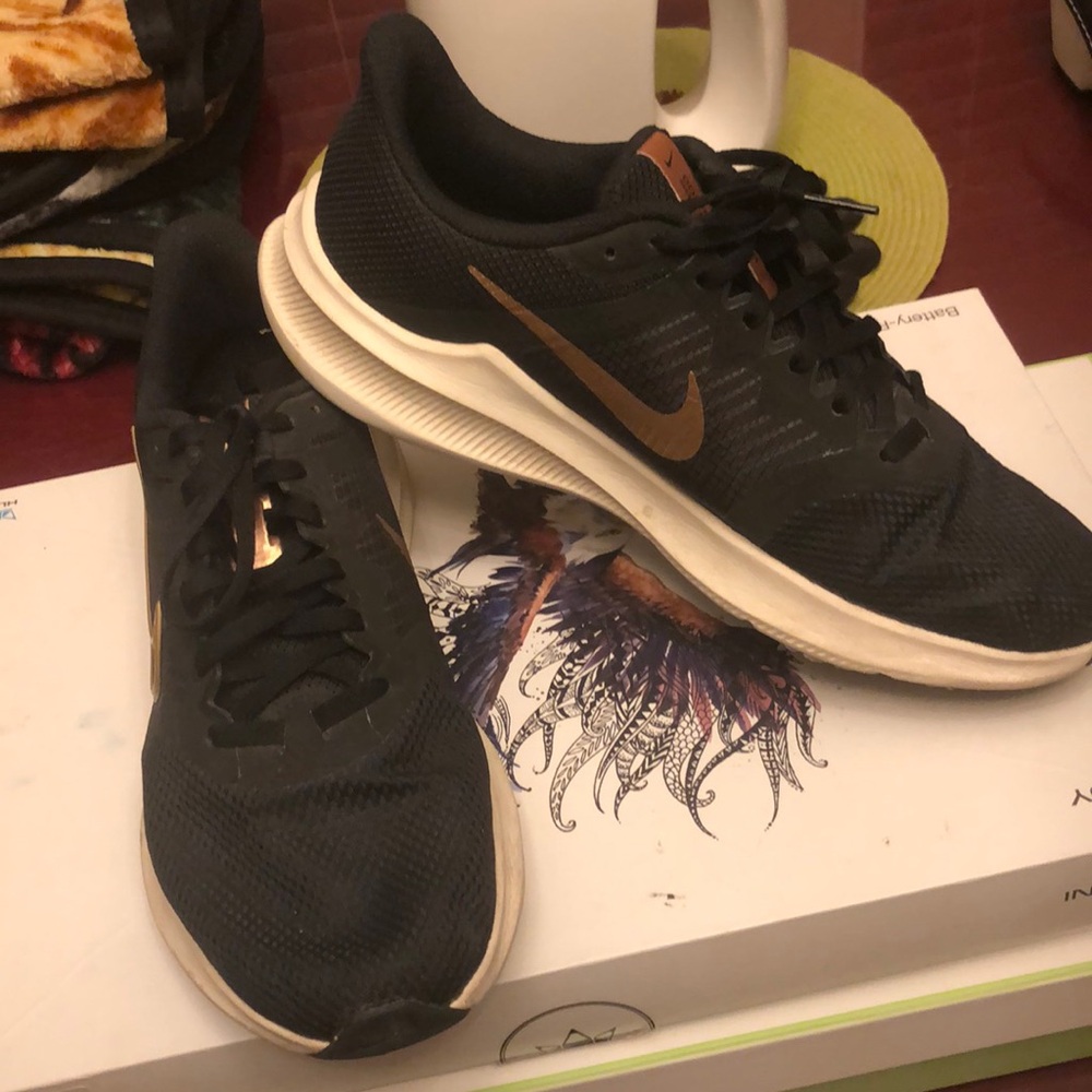 Women’s size 10 downshifter gym shoe size 10￼